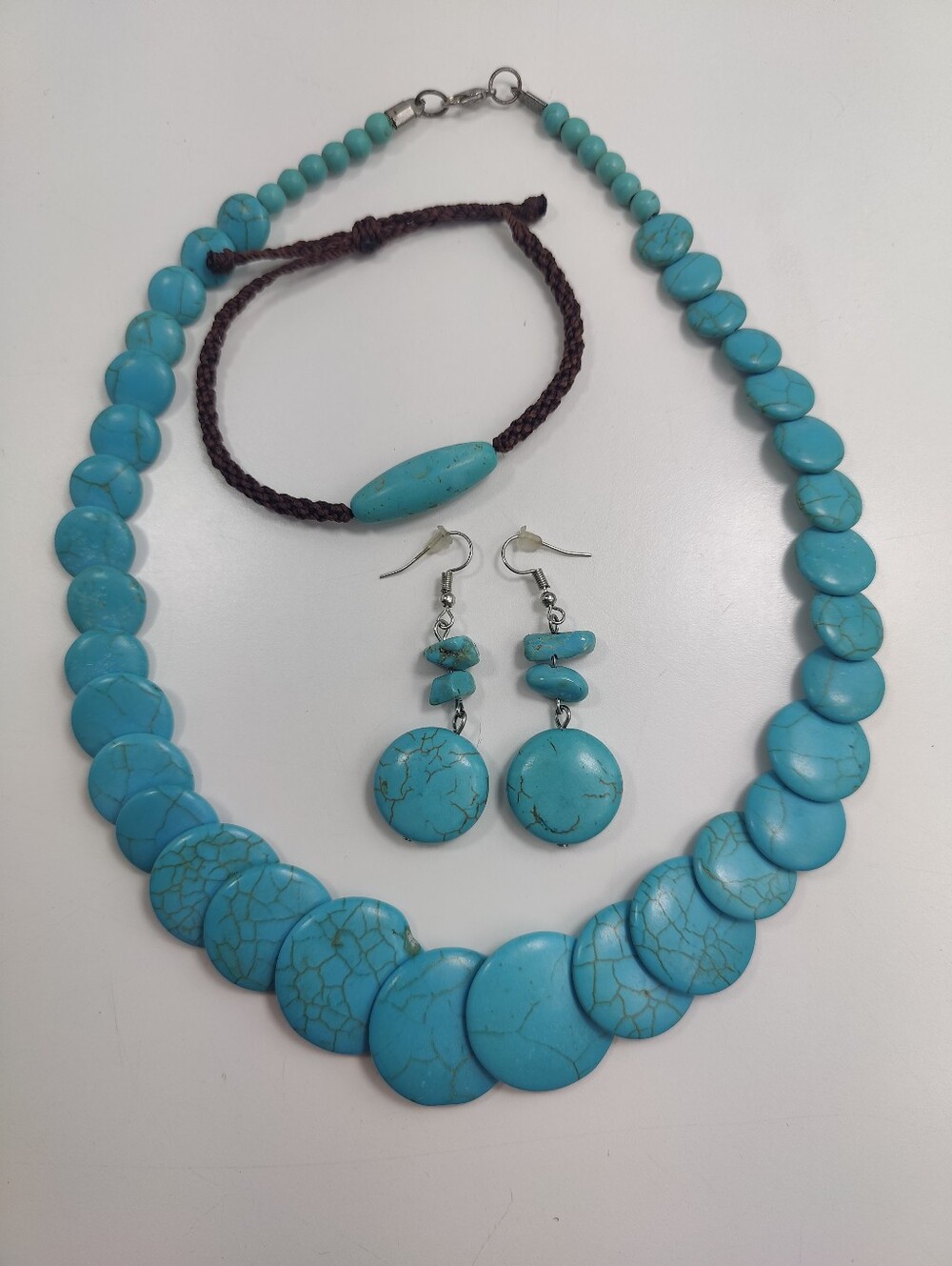 3-Piece Turquoise Blue Howlite Jewelry Set Necklace Earrings Adjustable Bracelet